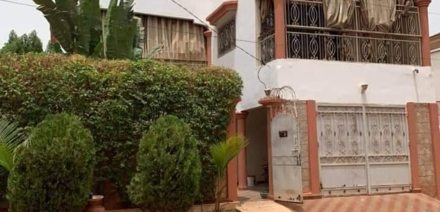 Villa duplex 4 chambres avec double garage à louer – cité Village CAN