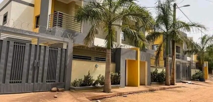 Villa duplex 4 chambres avec garage 3 véhicules à louer – Yirimadio Zerny