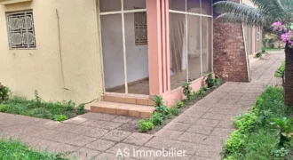 Villa avec piscine 4 chambres et 4 salles de bain à louer – Hippodrome