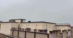 Villa basse 3 chambres avec double parking à vendre – Niamana Villa basse 3 chambres avec double parking à vendre – Niamana