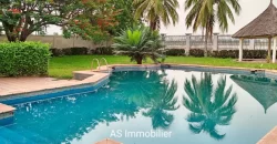 Villa de haut standing avec piscine à louer à Badalabougou Villa de haut standing avec piscine à louer à Badalabougou