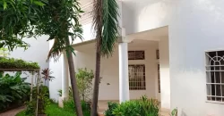 Villa de haut standing avec piscine à louer à Badalabougou Villa de haut standing avec piscine à louer à Badalabougou