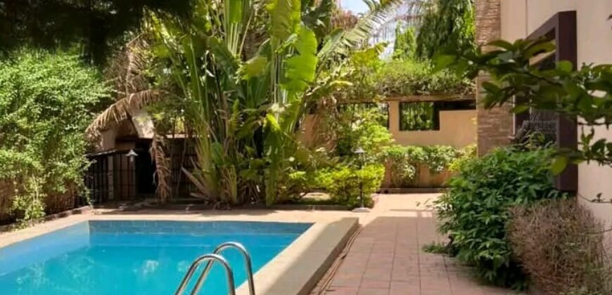 Villa duplex avec piscine 4 chambres à louer – Bolé SEMA 2