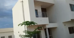 Duplex avec piscine à louer à Sébénikoro Duplex avec piscine à louer à Sébénikoro