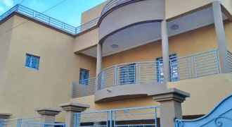 Duplex 5 chambres à louer – Hamdallaye ACI 2000, bureaux ou habitation