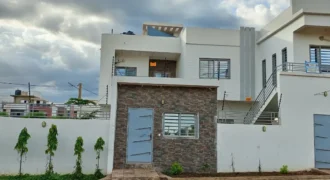 Duplex avec piscine 4 chambres à louer – Sébénikoro, Cité BHM