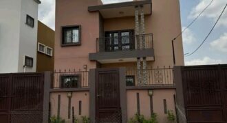 Villa duplex neuve 4 chambres à louer – Bolé SEMA
