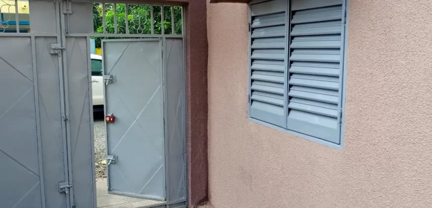 Appartement de 2 chambres non meublé à louer à l’aci 2000