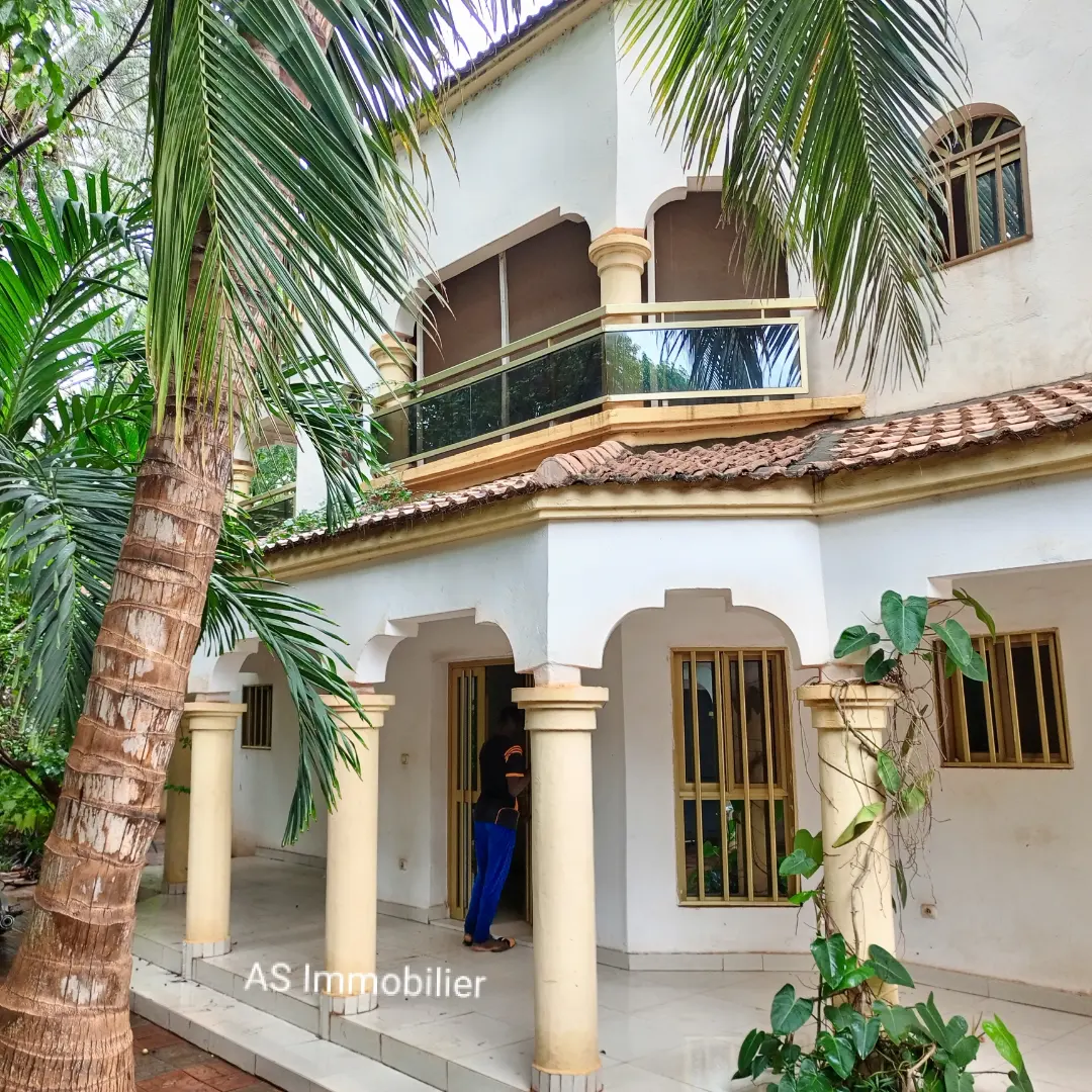 Duplex avec piscine à louer à Badalabougou