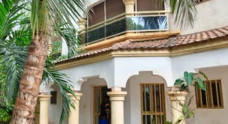 Duplex avec piscine 6 chambres à louer – Badalabougou Est, bureaux ou habitation