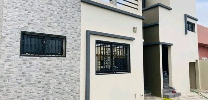 Villa basse 3 chambres avec 2 annexes à louer – Cité Tellem