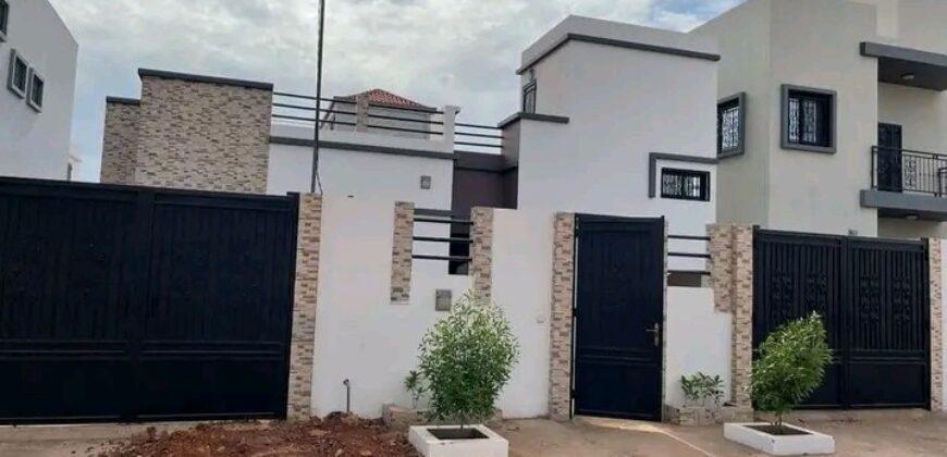 Villa basse 3 chambres à louer – Cité Tellem, Yirimadio