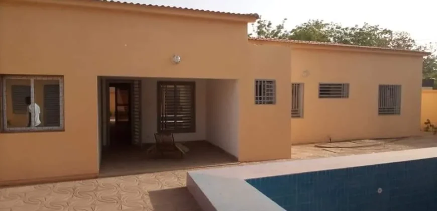 Villa avec piscine 4 chambres à louer – Korofina Sud