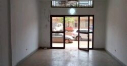 Location magasin et bureau avec douche intérieure à Bacodjicoroni au bord du goudron Location magasin et bureau avec douche intérieure à Bacodjicoroni au bord du goudron