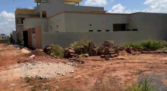 Parcelle de 300 m² en titre foncier à vendre – Siracoro Cité Trésor