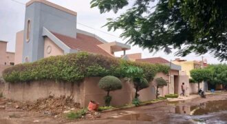 Villa duplex 4 chambres à louer – Faladié, à 50 m du goudron
