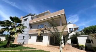 Villa duplex semi-meublée 7 chambres à louer – Niamana