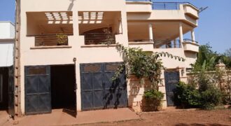 Duplex meublé avec piscine 3 chambres à louer – Boulkassombougou