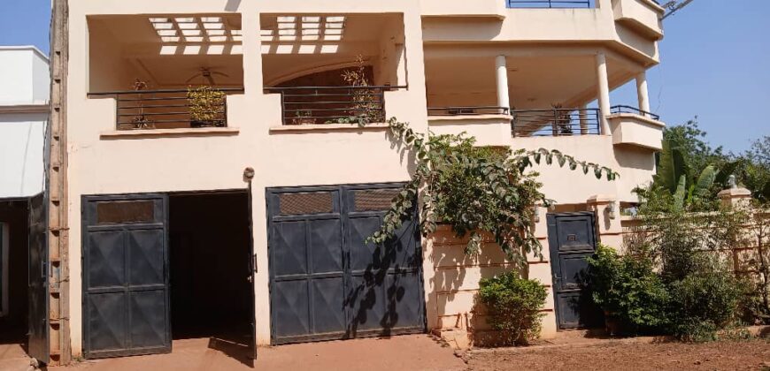 Duplex meublé avec piscine 3 chambres à louer – Boulkassombougou