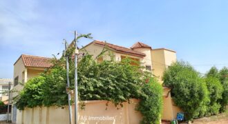 Maison en duplex 4 chambres à vendre – Sotuba, parcelle d&rsquo;angle de 400 m²