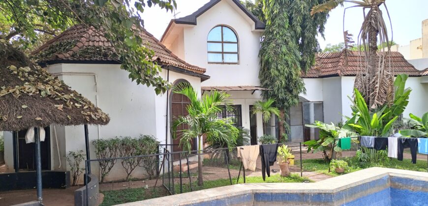 Villa avec piscine à louer à Badalabougou