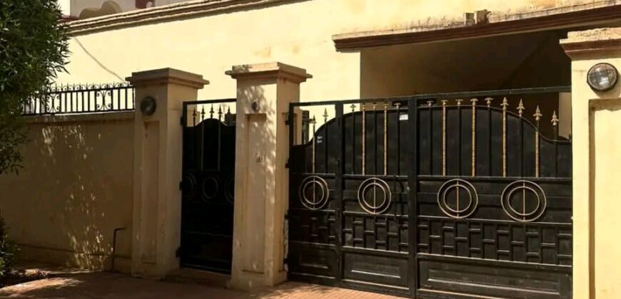 Villa basse 3 chambres à vendre – Baco Djicoroni Golf, vers MICASA
