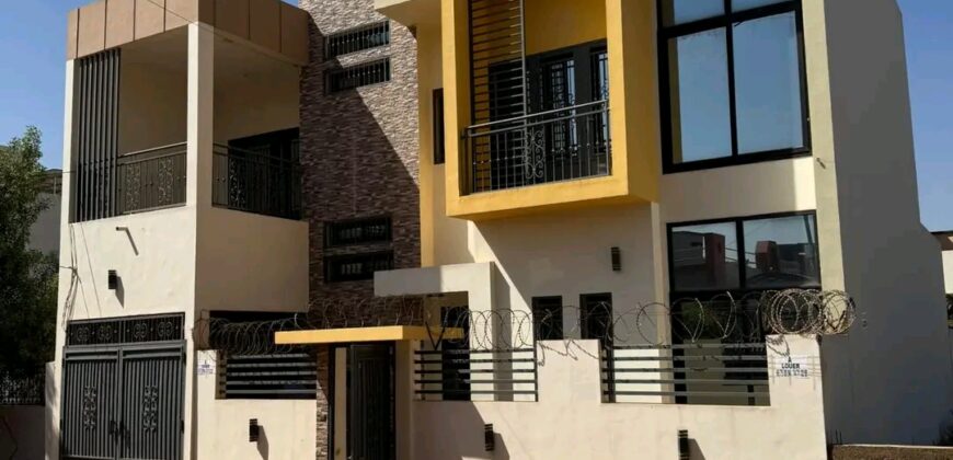 Villa duplex 4 chambres de très bon standing à louer – Bolé SEMA 2