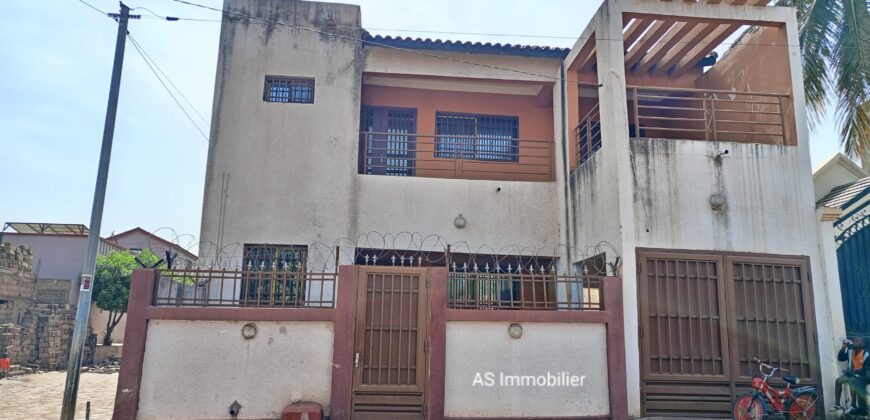 Villa duplex 5 chambres et 2 salons à louer – Yirimadio Zerny