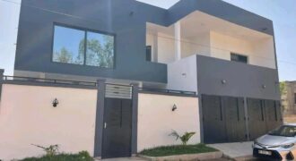 Villa duplex avec piscine 4 chambres à louer – Sotuba Centre Aéré