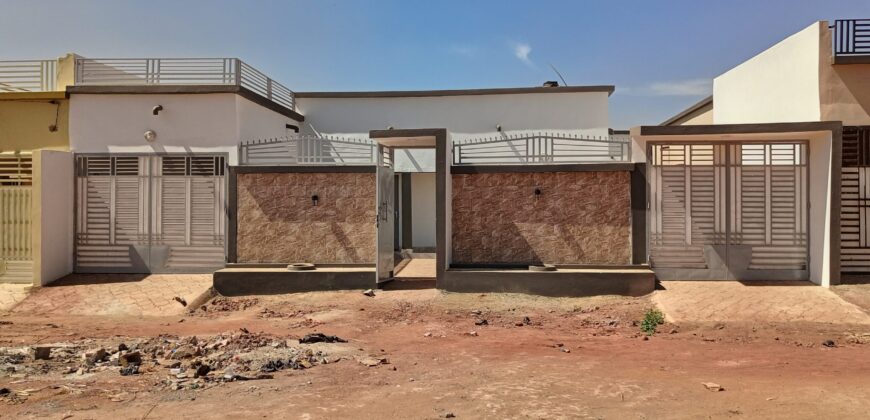 Villa neuve 3 chambres avec 2 garages à vendre – Niamana, près d&rsquo;ATTbougou