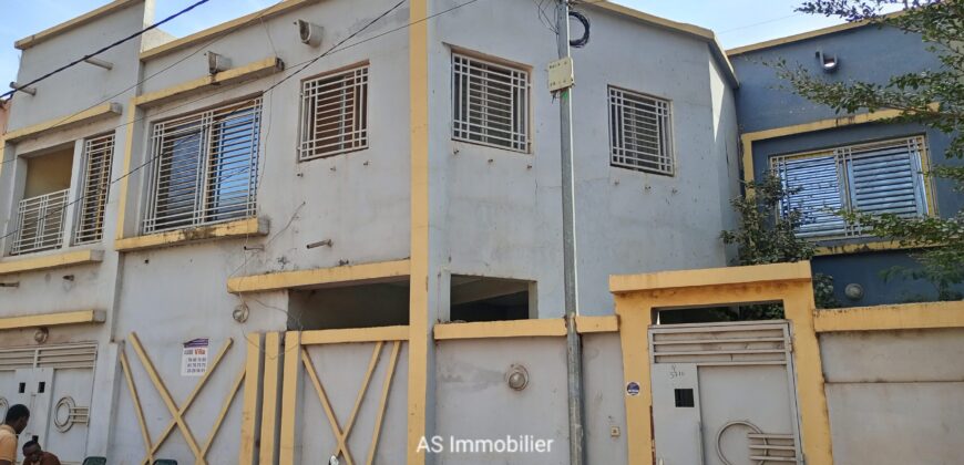 Maison duplex 6 chambres et 3 salons à louer – Baco Djicoroni ACI