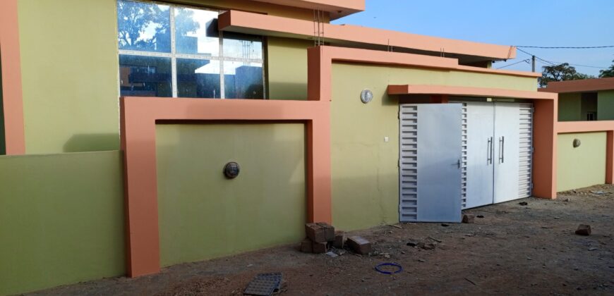 Villa neuve 3 chambres avec 2 garages à vendre – Kabala, Terminus