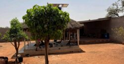 Vente une cour clôturée à Siracoro Vente une cour clôturée à Siracoro