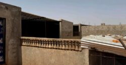 Vente une cour clôturée à Siracoro Vente une cour clôturée à Siracoro