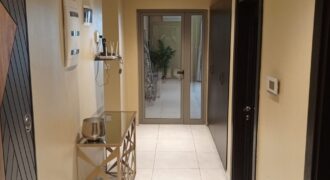 Appartement meublé de haut standing 2 chambres à louer – ACI 2000