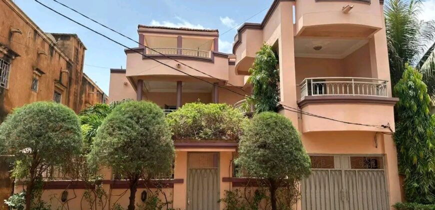 Duplex 5 chambres et 6 douches à louer – Baco Djicoroni Golf, vers MICASA