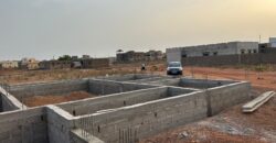 Terrain de 300 m² en titre foncier avec fondations à vendre – Kabala Kouralé Terrain de 300 m² en titre foncier avec fondations à vendre – Kabala Kouralé