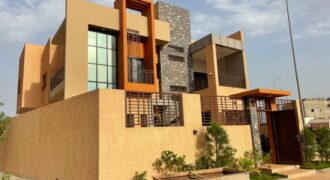 Villa duplex 4 chambres à louer – Bolé Cité fermée