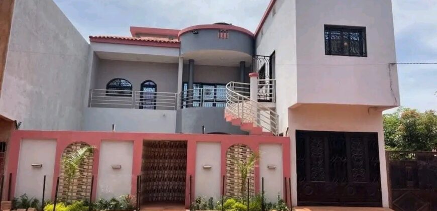 Villa duplex 5 chambres et 2 salons à louer – Baco Djicoroni Golf