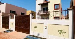 Villa duplex neuve 4 chambres avec double garage à louer – Bolé SEMA Villa duplex neuve 4 chambres avec double garage à louer – Bolé SEMA