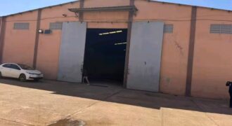 Grand entrepôt de 1.000 m² à louer – Sotuba, bien accessible