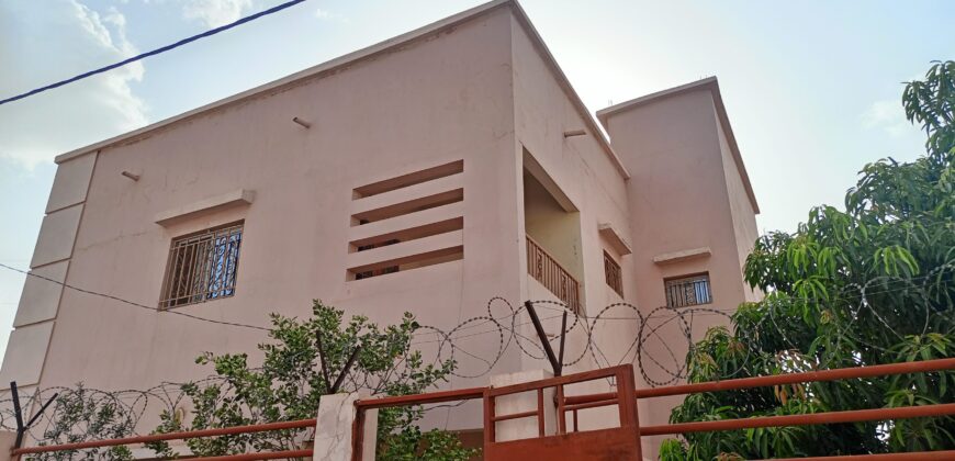Villa 5 chambres avec forage à louer – Sébénikoro Poste, Cité BHM