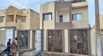 Duplex de haut standing 4 chambres avec solaire à vendre – Samaya Cité