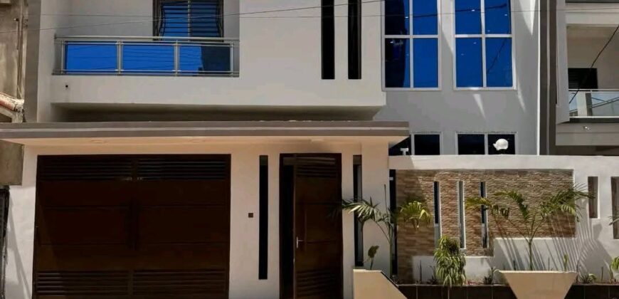 Villa duplex moderne avec piscine 5 chambres à vendre – Sotuba ACI