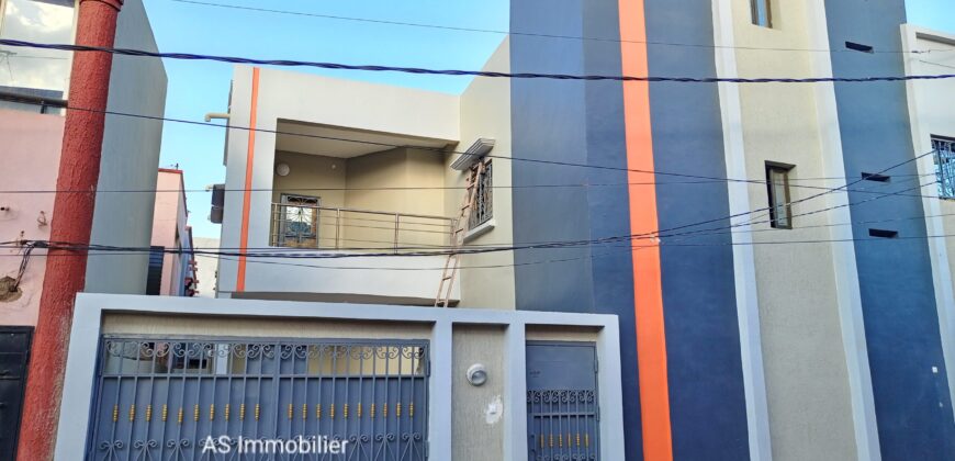 Appartement de 3 chambres séparé à louer à kalaban Coura