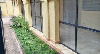 Villa avec piscine à louer à korofina