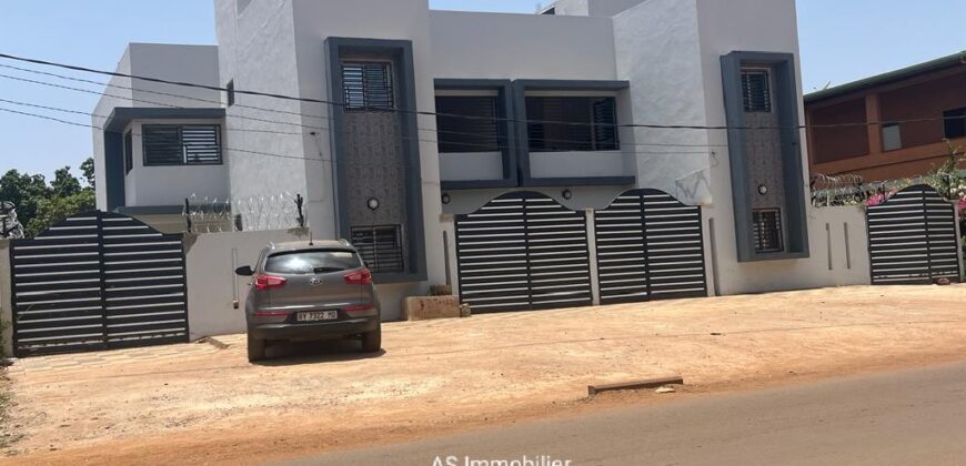 Appartement indépendant 2 chambres à louer – début de Sébénikoro, avant le marché