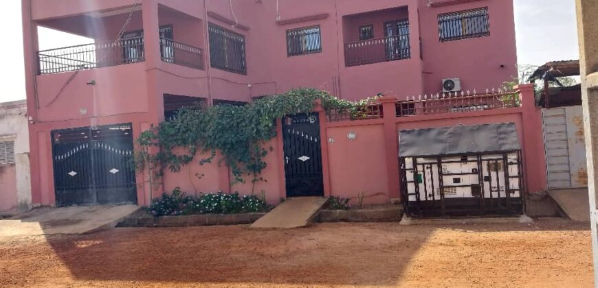 Villa à étages entièrement équipée à vendre – Banankoro, Cité des Gendarmes
