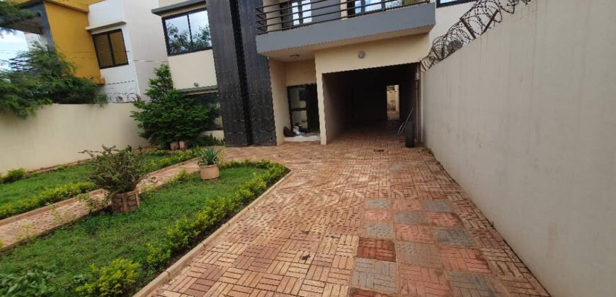 Duplex moderne à louer au début de Sébénikoro