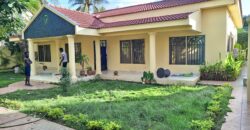Villa de standing avec piscine à louer à torokorobougou Villa de standing avec piscine à louer à torokorobougou